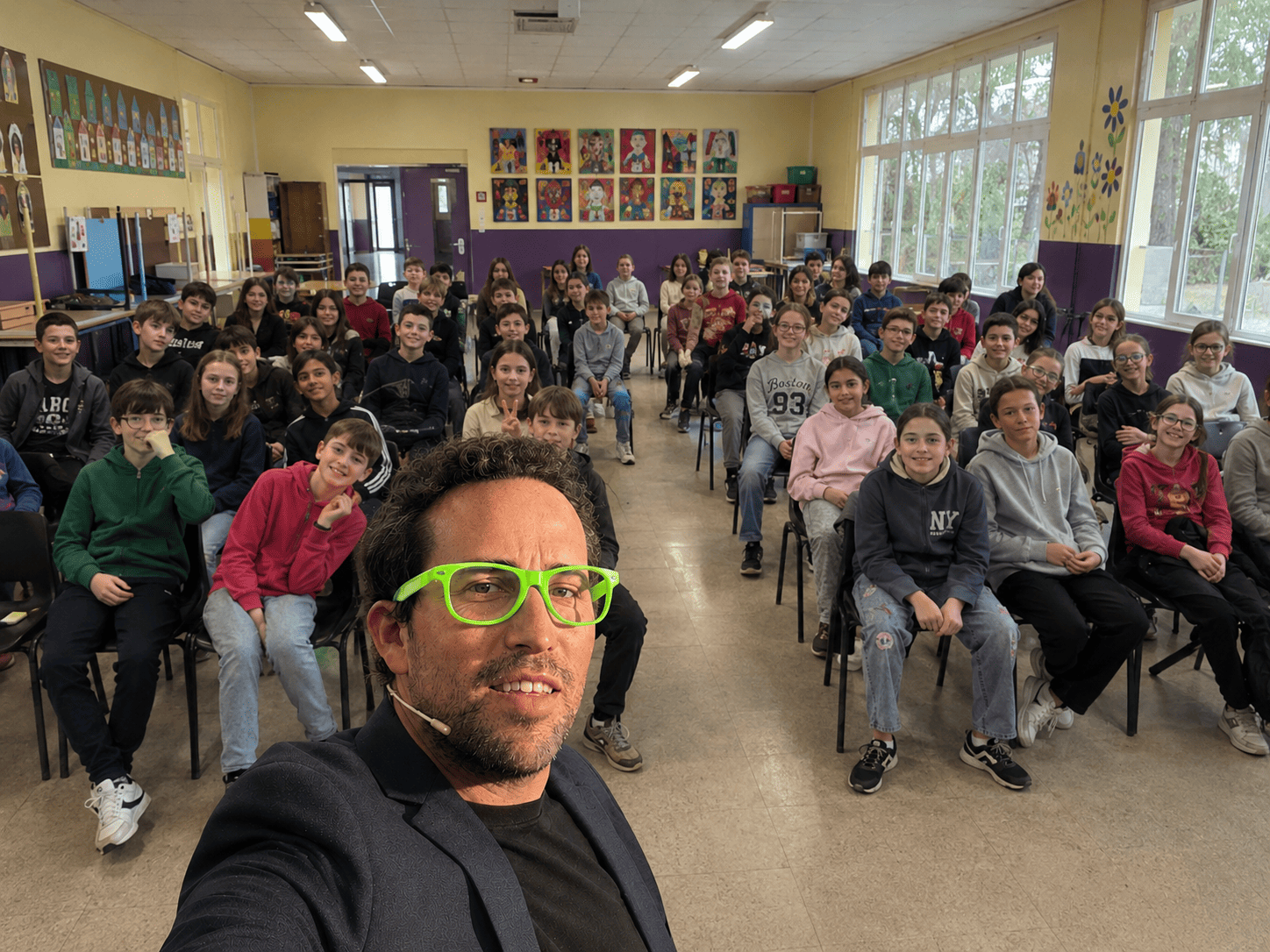 Nicolas Cardin magicien lors d'un événement en Gironde